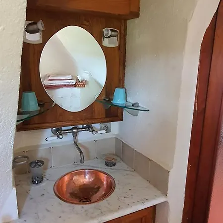 D'hotes Au Chateau De Belcastel (Aveyron)