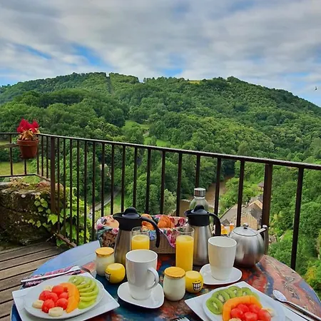 Frühstückspension D'hotes Au Chateau De Belcastel (Aveyron)