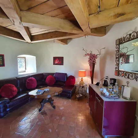 D'hotes Au Chateau De Belcastel (Aveyron)