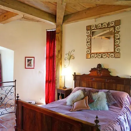 D'hotes Au Chateau De 4* Belcastel (Aveyron)