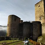 D'hotes Au Chateau De לינה וארוחת בוקר Belcastel (Aveyron)
